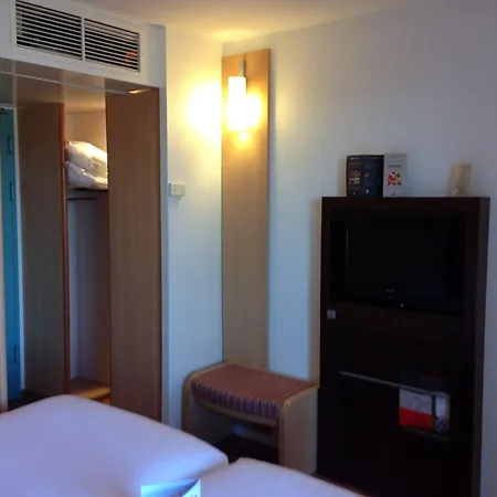 Ibis Sete Les Bains Bien-etre Et بالاروك ليه بان