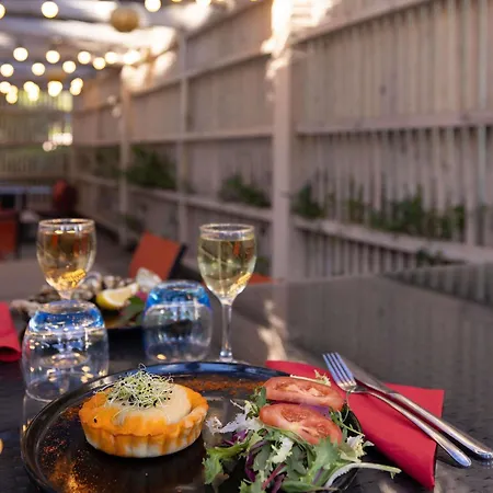 Hotel Ibis Sete Les Bains Bien-etre Et 3*