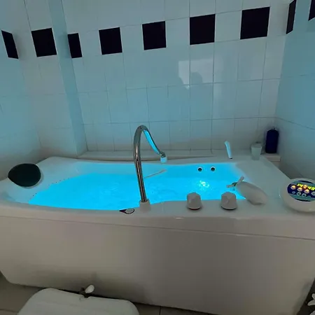 Ibis Sete Les Bains Bien-etre Et Hotel 3*